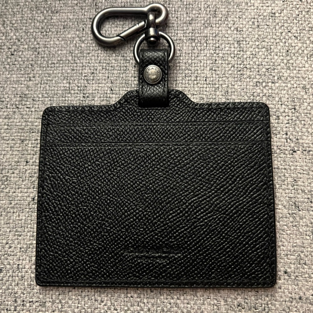 coach card with id display